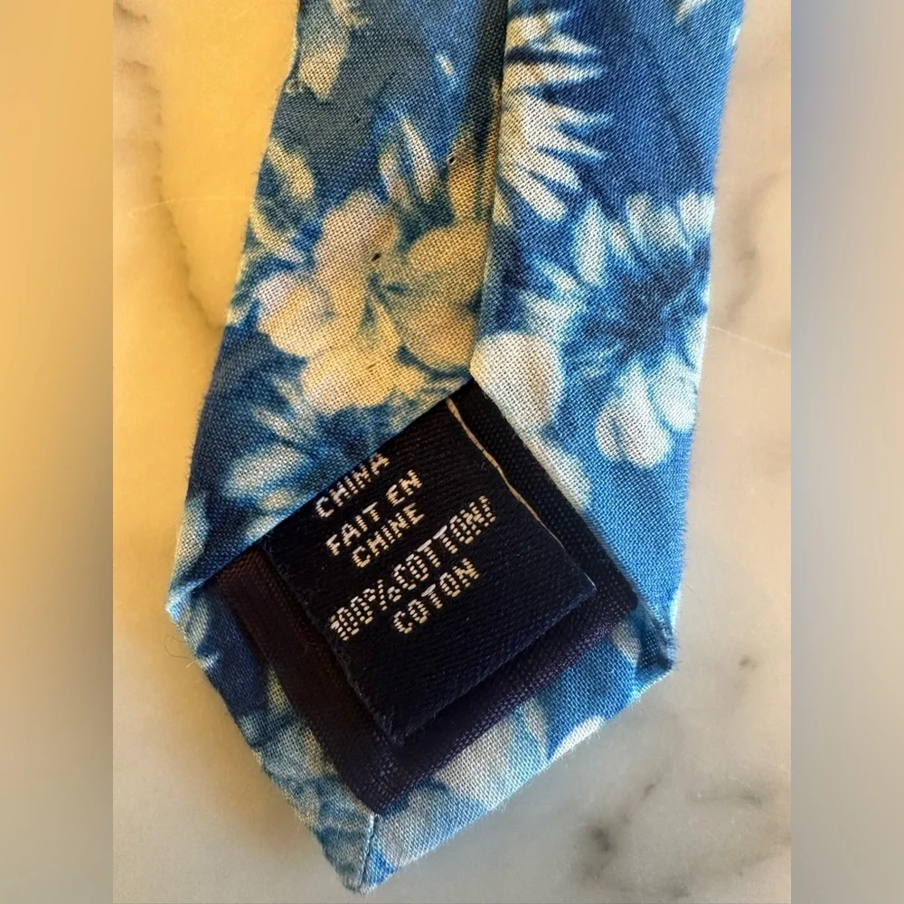 Lord & Taylor Blue Floral Hawaiian Neck Tie - Youth